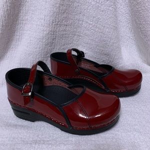 Dansko Patent Mary Jane Shoe 38